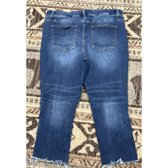 Women’s plus size Maurices cropped jeans 20 W distressed - Picture 3 of 4